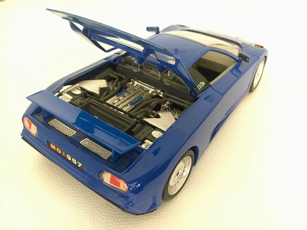 BURAGO 1/18 Bugatti EB110 1991 N° 3045 Réf 653