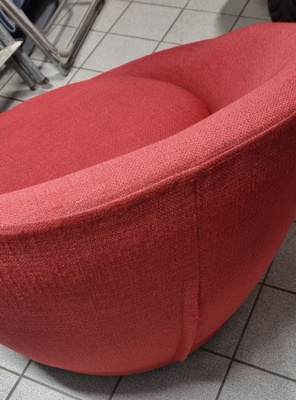Poltrone: Lese - Drehsessel Rund Rot – Usato da Ruggell venduto da ONLINE-2-ME 4