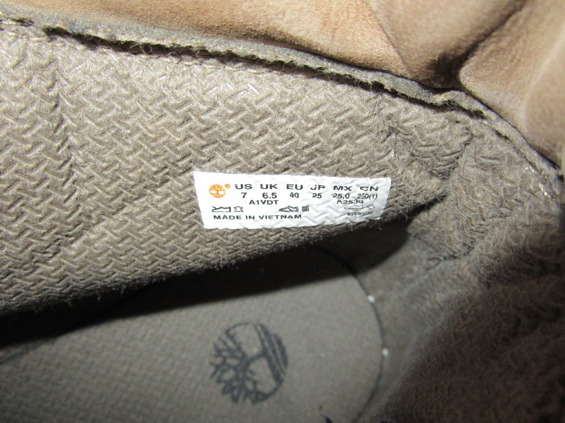 Timberland Herrenschuhe: Timberland Stiefel Boots Gr. 7 W = 40 – Gebraucht aus Volketswil von Globine100 5