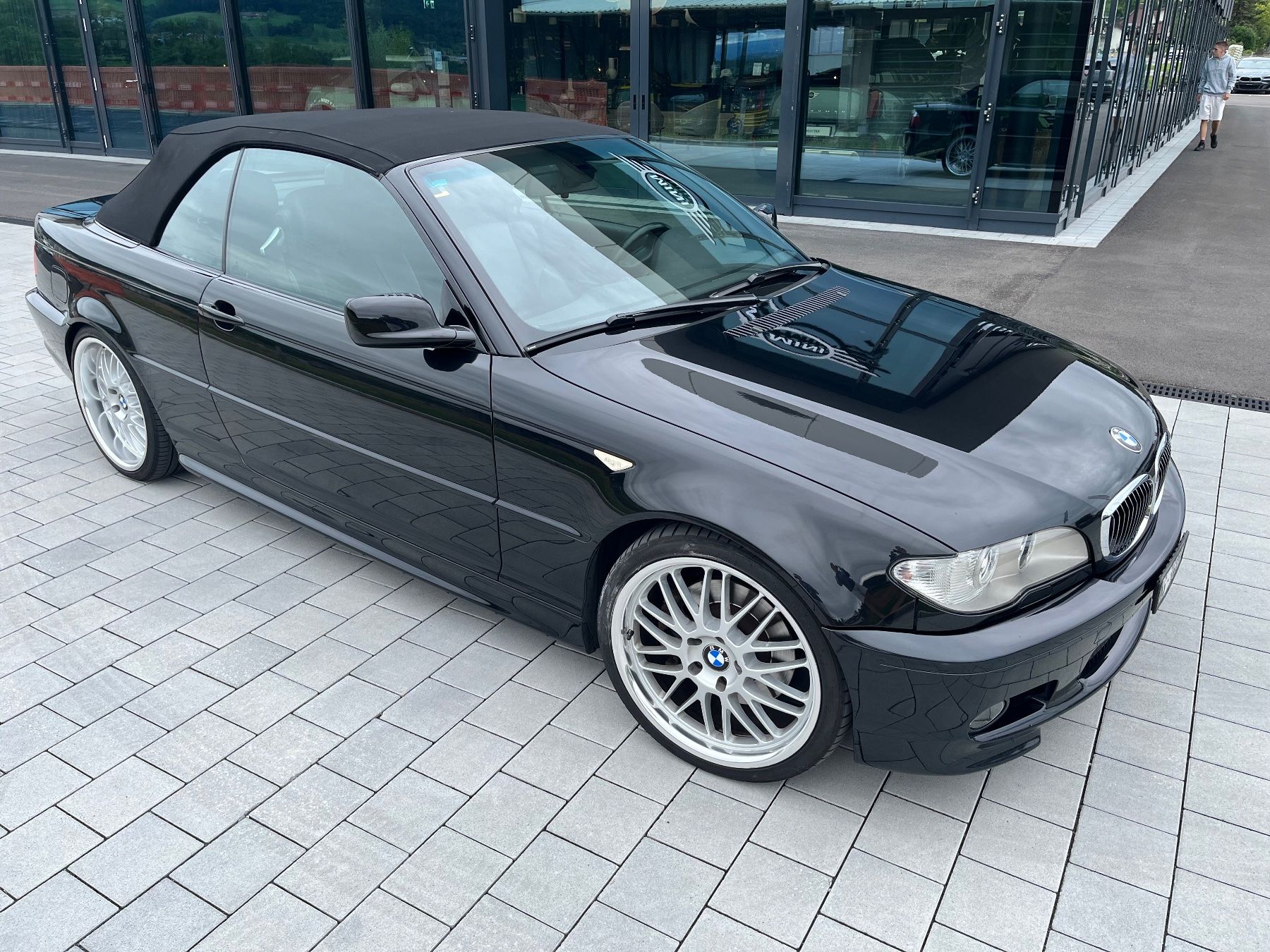 BMW Automobili: BMW 3er Cabrio E46 M-Paket – Usato da Ehrendingen venduto da edelkram 1