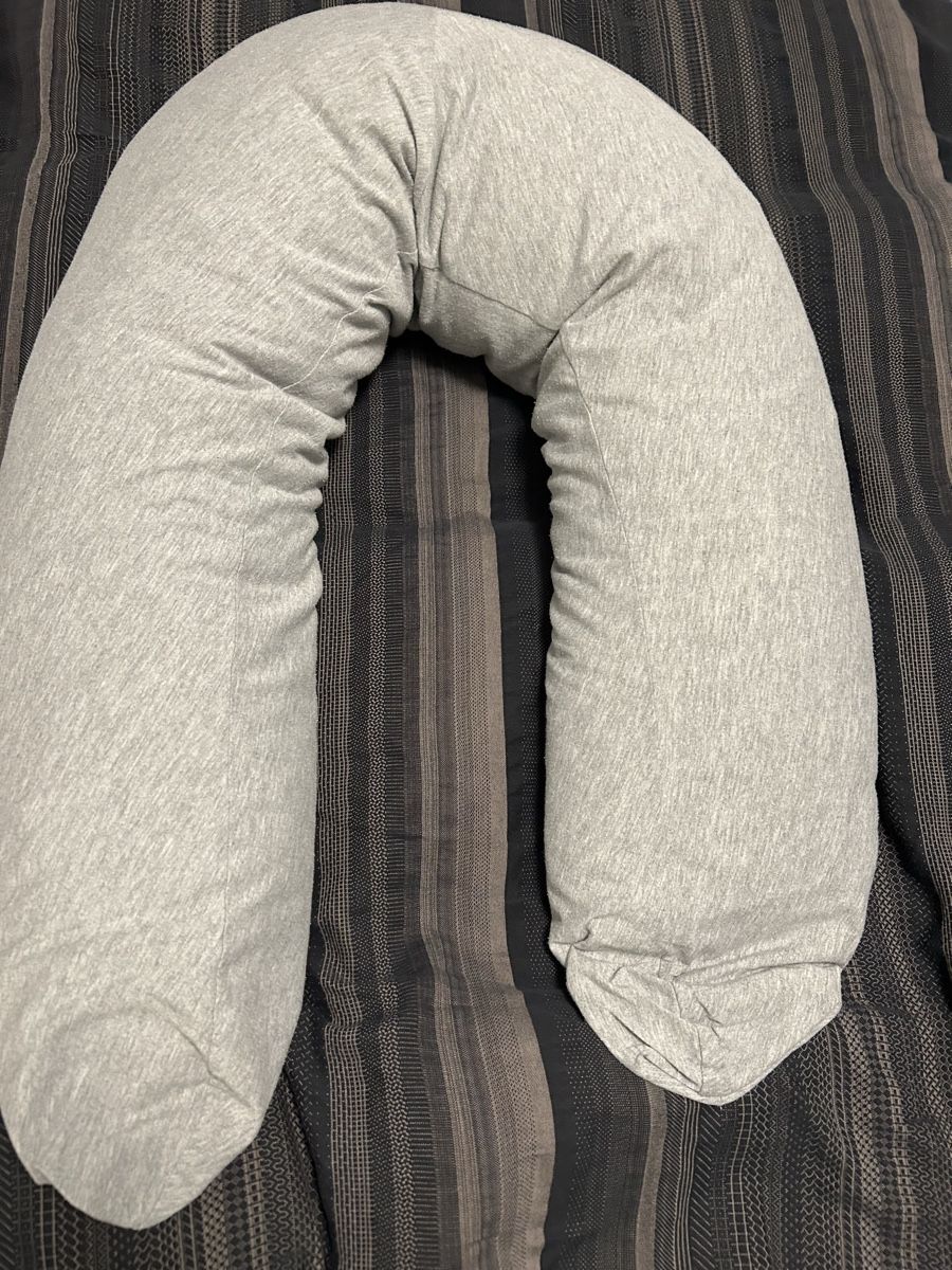 Cuscini: Comfortable Nursing Pillow, U-Shaped, Great Condition, Perfe – Usato da Zürich venduto da mar_d7zz