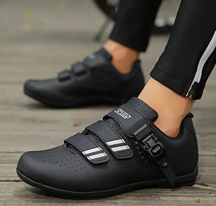 Scarpe da uomo: Chaussures de cyclisme – Nuovo (secondo la descrizione) da APPLES venduto da az02 1