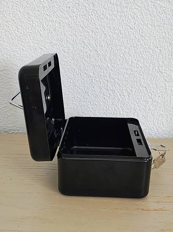 Registratore di cassa: Wedo Geldkassette schwarz – Usato da Bülach venduto da Surbetone 2