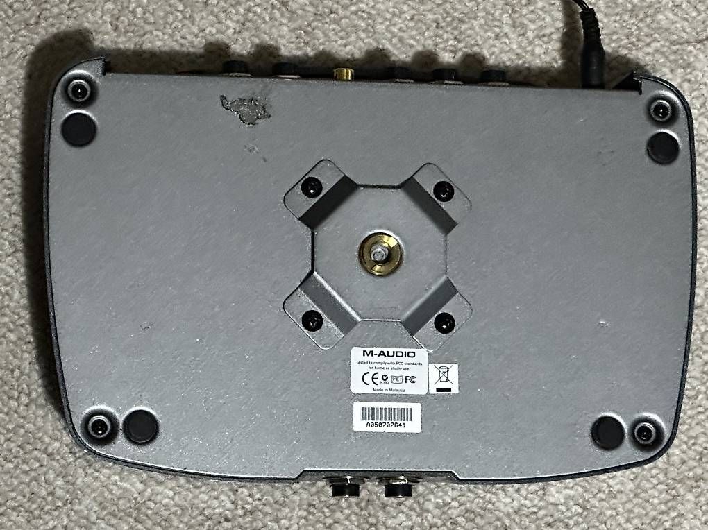 Instruments de musique: M-Audio Black Box  Gitarren-Preamp/Modeling-Prozessor – D'occasion à Schliern b. Köniz par pascu01 2