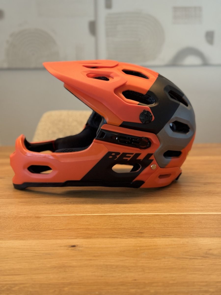 Bell Caschi: Bell Super 3R mils MTB Helm zweiteilig – Usato da Pfäffikon ZH venduto da michi_fluck
