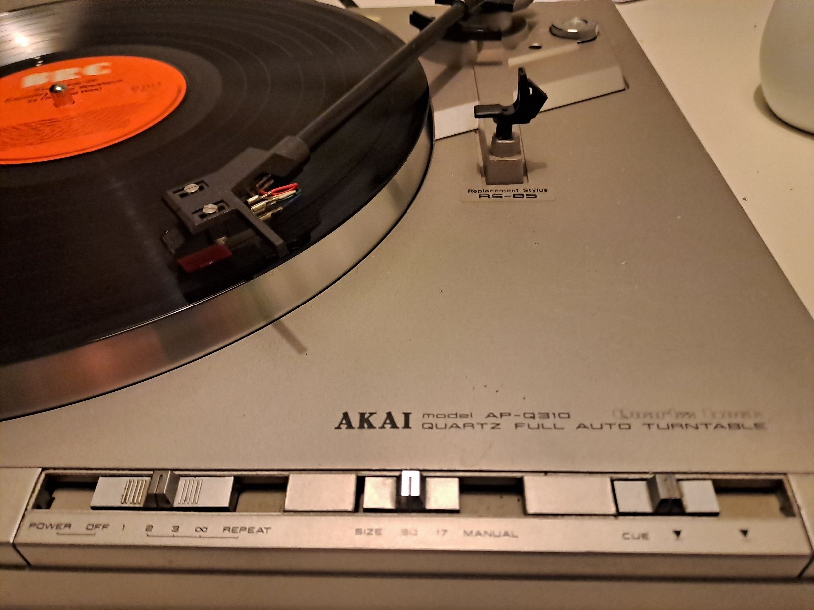 Akai Giradischi: AKAI MODEL AP-Q310 QUARTZ FULL AUTOMATIC TURNTABLE – Usato da Uetendorf venduto da Essiggurken 2