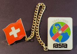 S010 - 2er Pin rasta Disc Welt 1945 - 1995 Schweizer Fahne