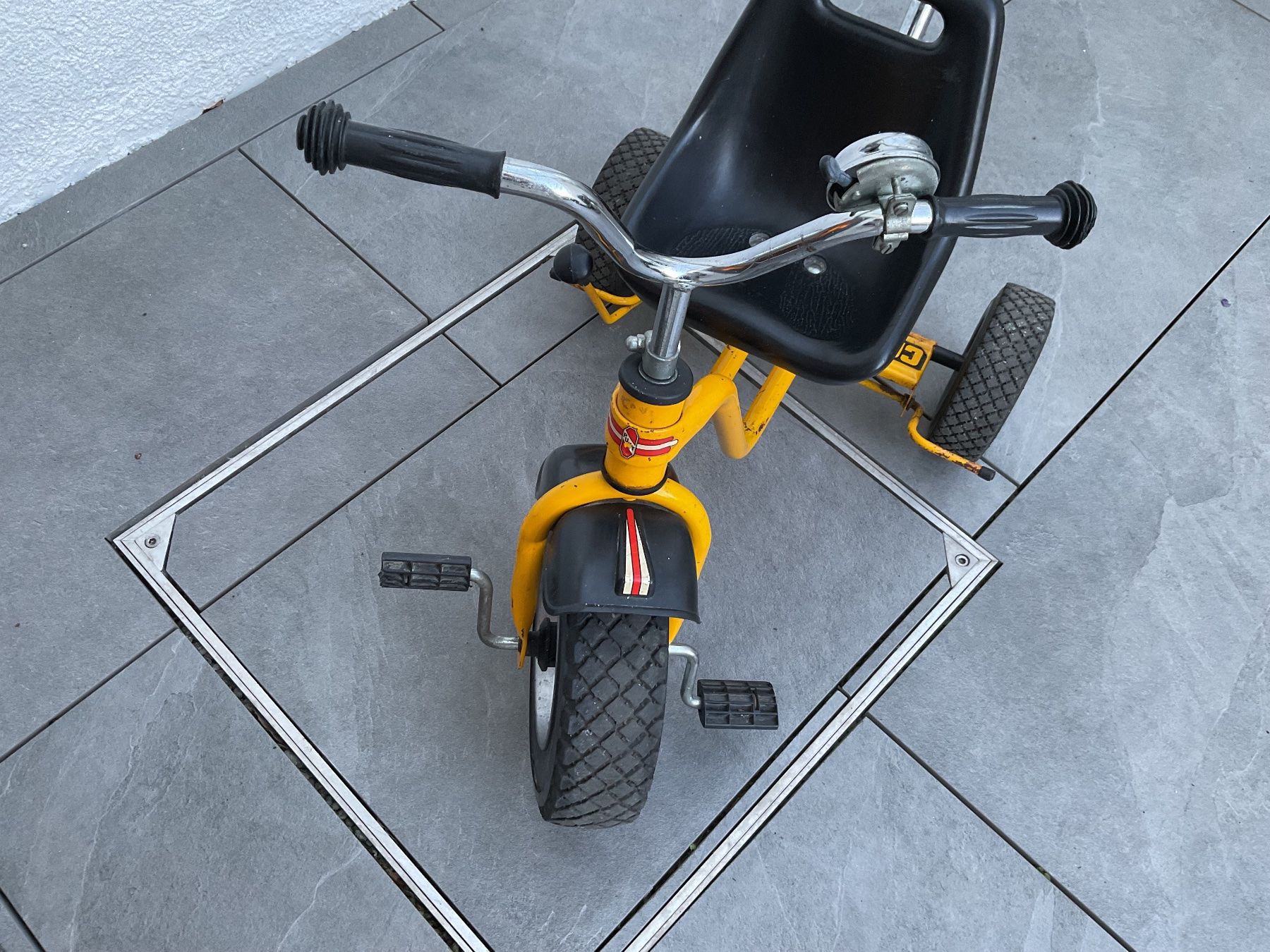 leichte markise für dünne wände SkyShade Sonnenstoren mit integriertem LED Wohnmobil mieten in Bischofsheim Lifestyle Zuhause Coating:LEFTY - BLACK QPQ)