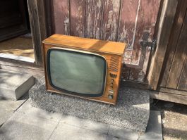 Vintage Grundig Fernseher „ Zauberspiegel „ T668