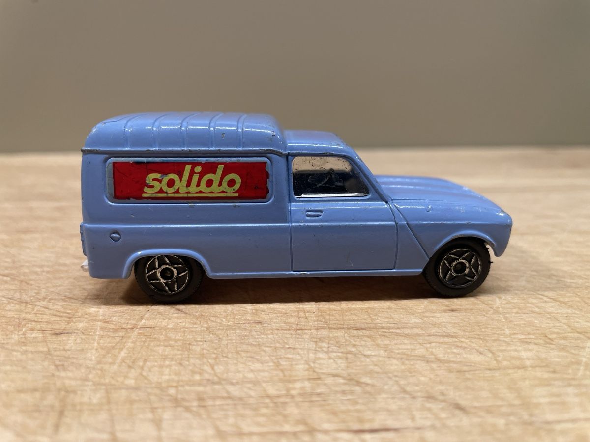 Solido Modellini d'auto: Solido Renault 4 Fourgonette – Usato da Frauenfeld venduto da Challenger77 1