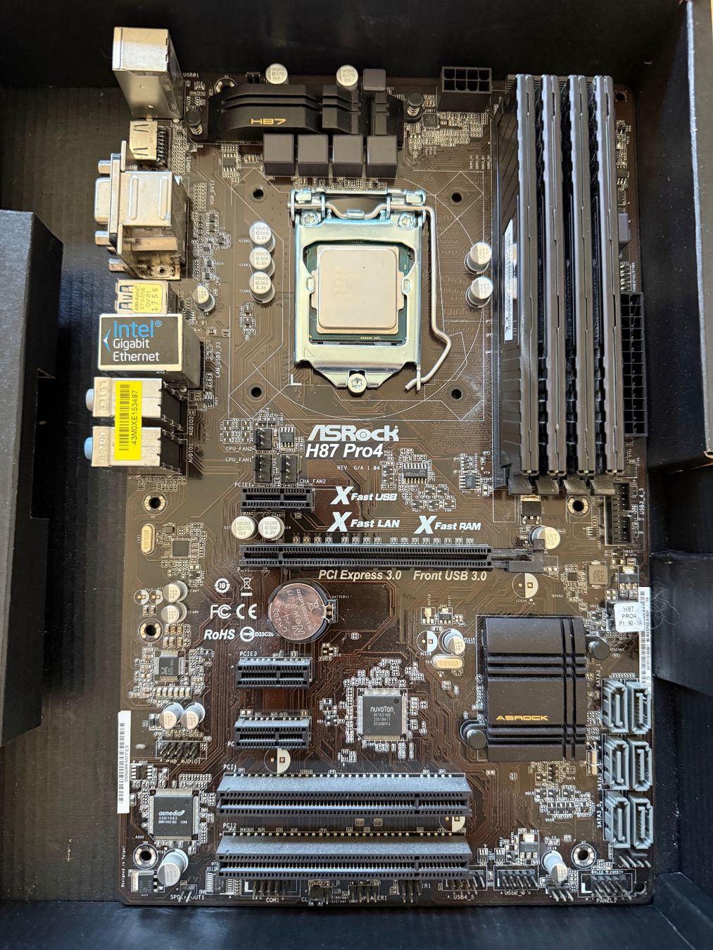 Asrock Schede madri: ASRock H87 Pro4 Mainboard mit Intel Core i7-4790 CPU – Usato da Dübendorf venduto da bol_wv95