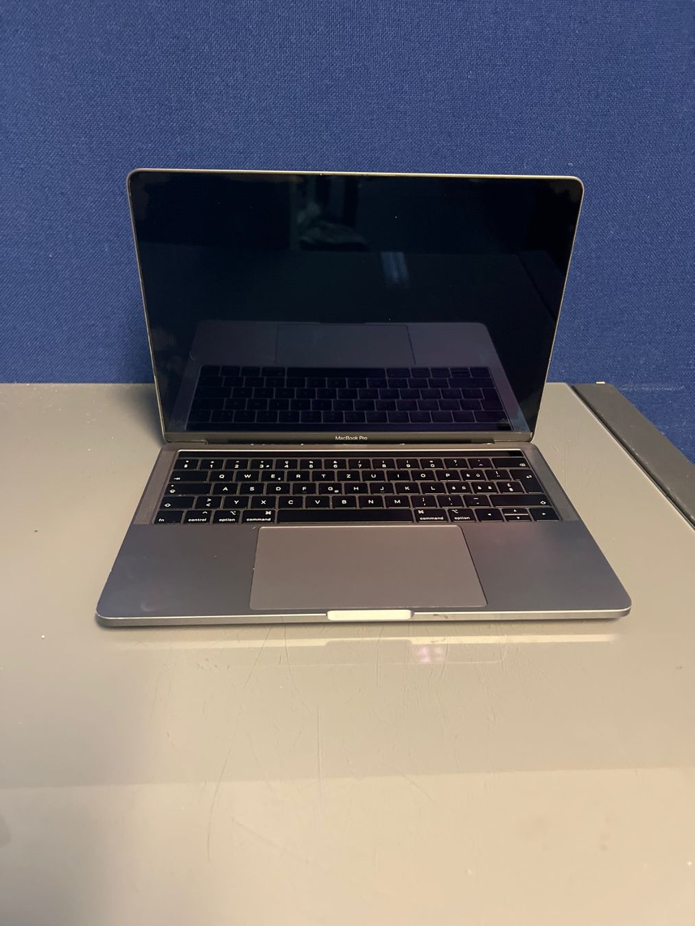 Apple Notebooks: MacBook Pro 13" Grey 2018, defekt, startet nicht #08 – Defekt aus Dietikon von speedkauf