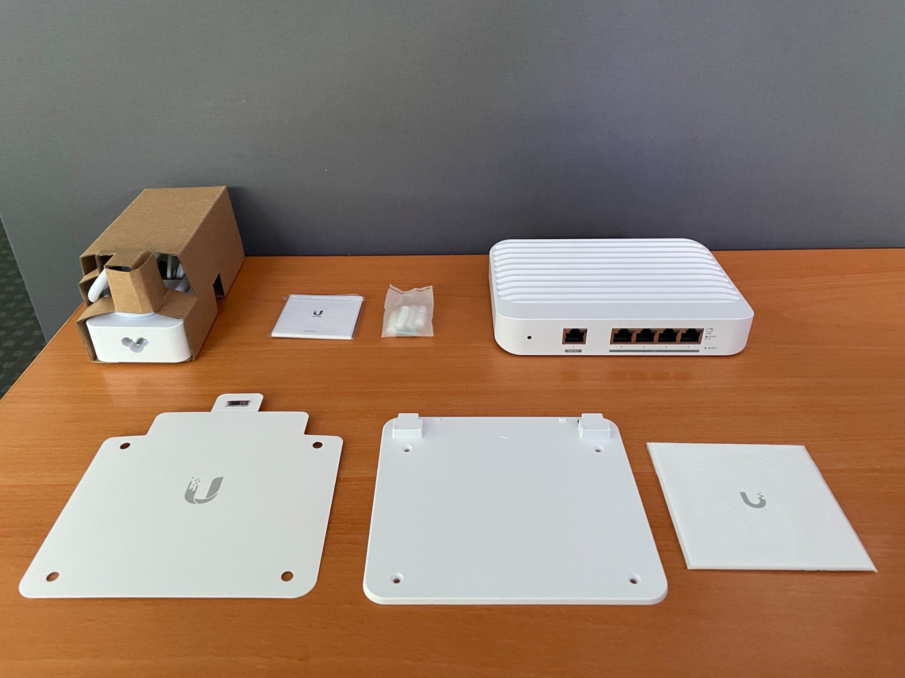 Ubiquiti Modem & Router: Ubiquiti UniFi Flex XG – Nuovo (secondo la descrizione) da Rothrist venduto da Evernex-Switzerland