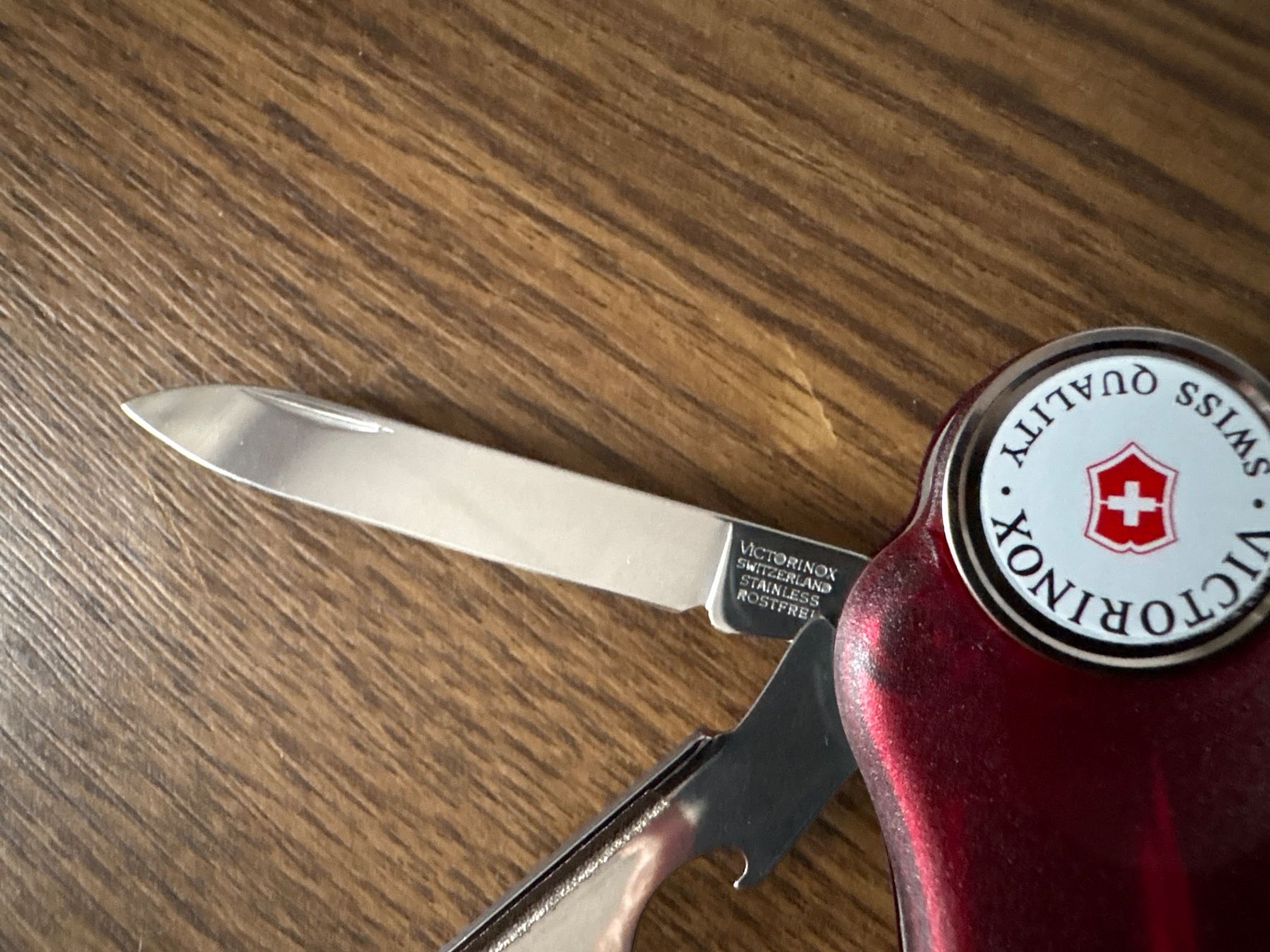 Victorinox Coltelli tascabile: VICTORINOX - Golf Tool red trans - Sackmesser - 0.7052.T – Nuovo e nell'imballaggio originale da Andwil SG venduto da Rainboli 3