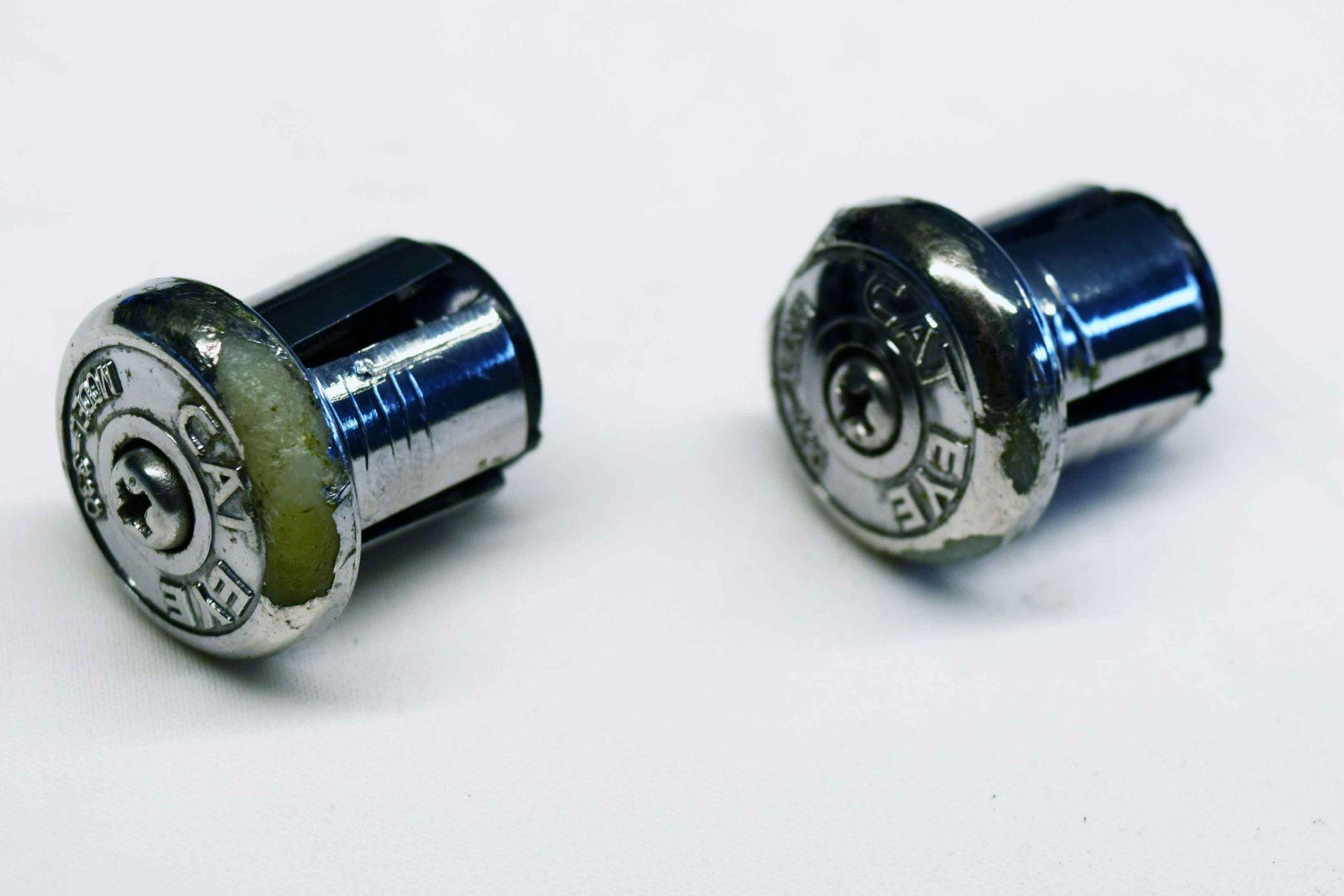 Ersatzteile: Vintage Cat Eye Model-330 End Plugs Set – Gebraucht aus Luzern von Cytwombly 1