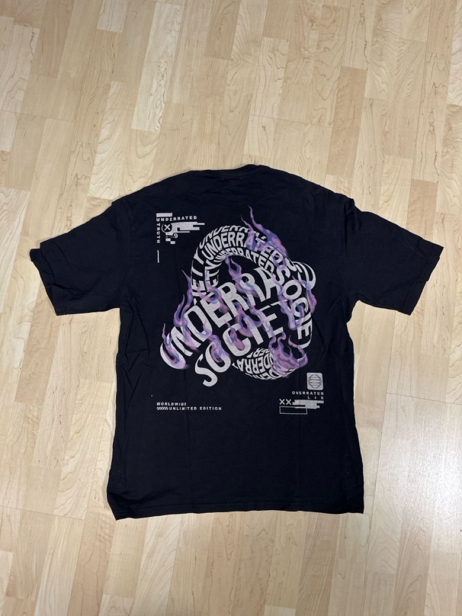 T-shirt: Cooles schwarzes T-Shirt, Grösse L – Usato da Bassersdorf venduto da Bryan-00 1