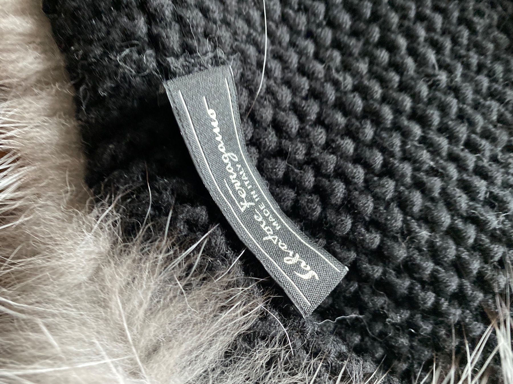 Salvatore Ferragamo Foulard & Sciarpe: Salvatore Feragamo Schal – Usato da Zollikon venduto da ValeL 1