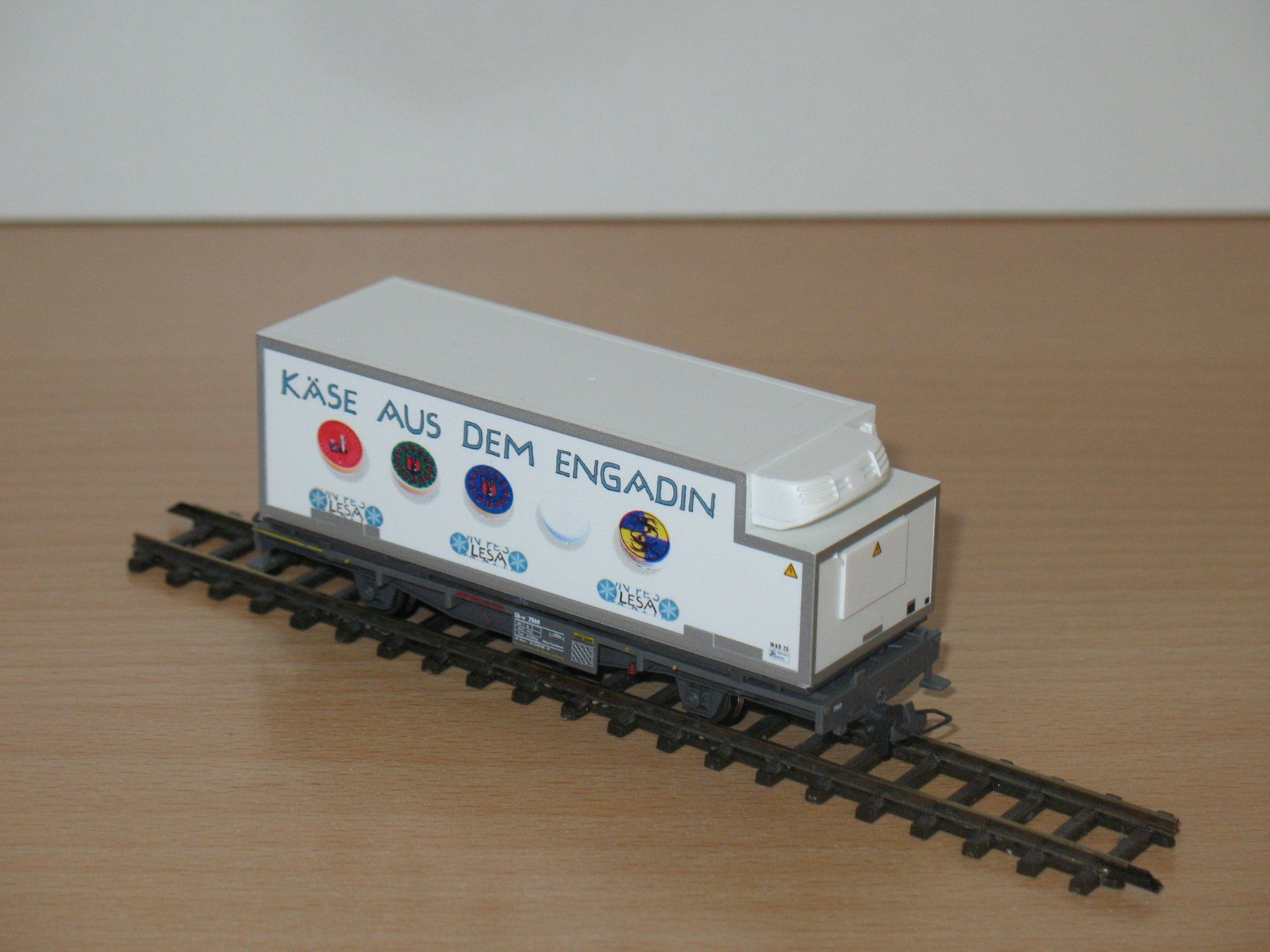 Bemo Modellini di ferrovie: Containerwagen "KÄSE / MILCH" der RhB in H0m/ BEMO 2269 – Nuovo (secondo la descrizione) da Ettiswil venduto da Caapraibex 2