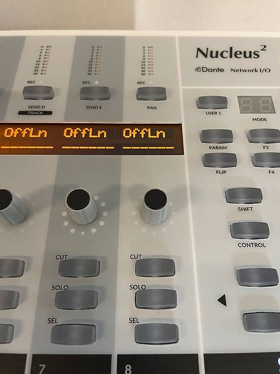 Solid State Logic Console di mixaggio: SSL Nucleus 2  DAW Controller mit Spitzenpreamps – Usato da Suhr venduto da pas_x7zw 2