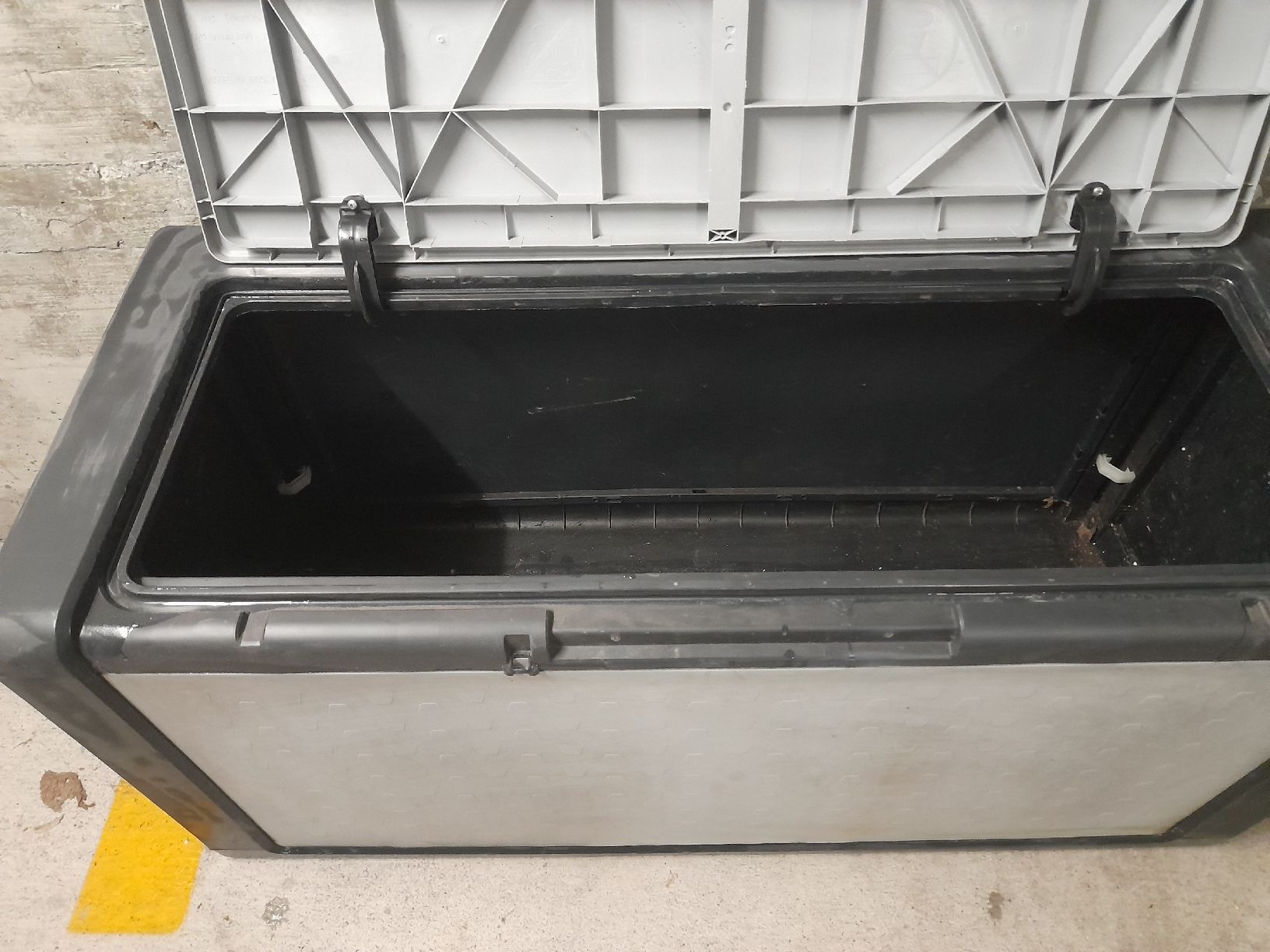 Box contenitori: kissenbox – Usato da Glattbrugg venduto da B_B 3