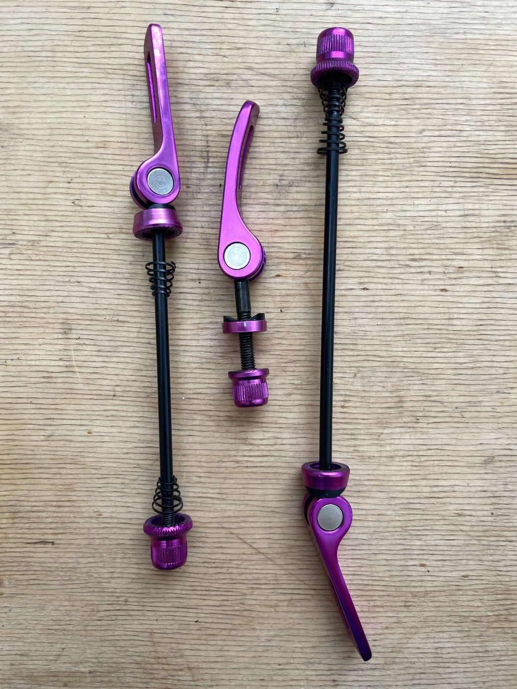 Pezzi di ricambio: Schnellspanner Set 90er MTB Purple – Usato da Basel venduto da l_2jvr 2