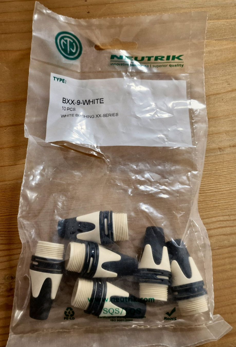 Neutrik Cavi: Neutrik XLR Cable Sleeves - 46pcs – Nuovo e nell'imballaggio originale da Zofingen venduto da Rodeln 6