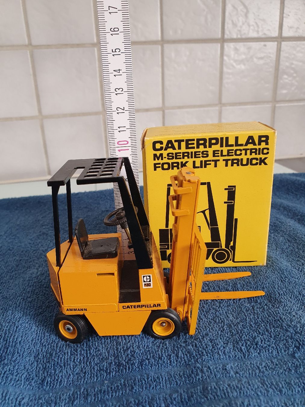 Spielzeuge: Spielzeug Gabelstapler Caterpillar  – Gebraucht aus WUERENLOS von Eeric 1