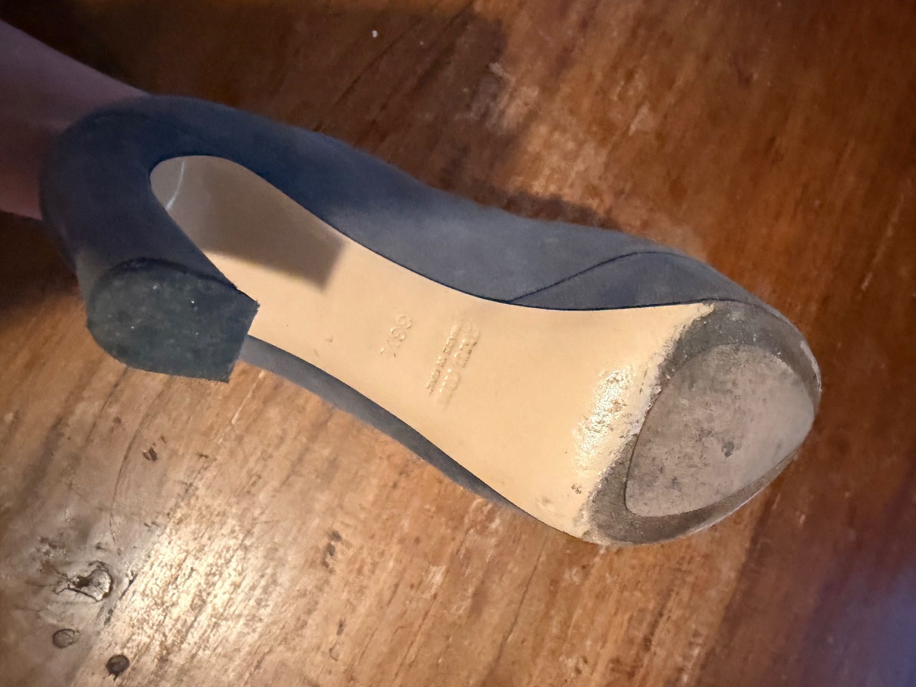 Miu Miu Scarpe da donna: Miu Miu Grey Suede Ankle Boots Size 38,5 – Usato da Oberwil b. Zug venduto da fis_2wtq 7