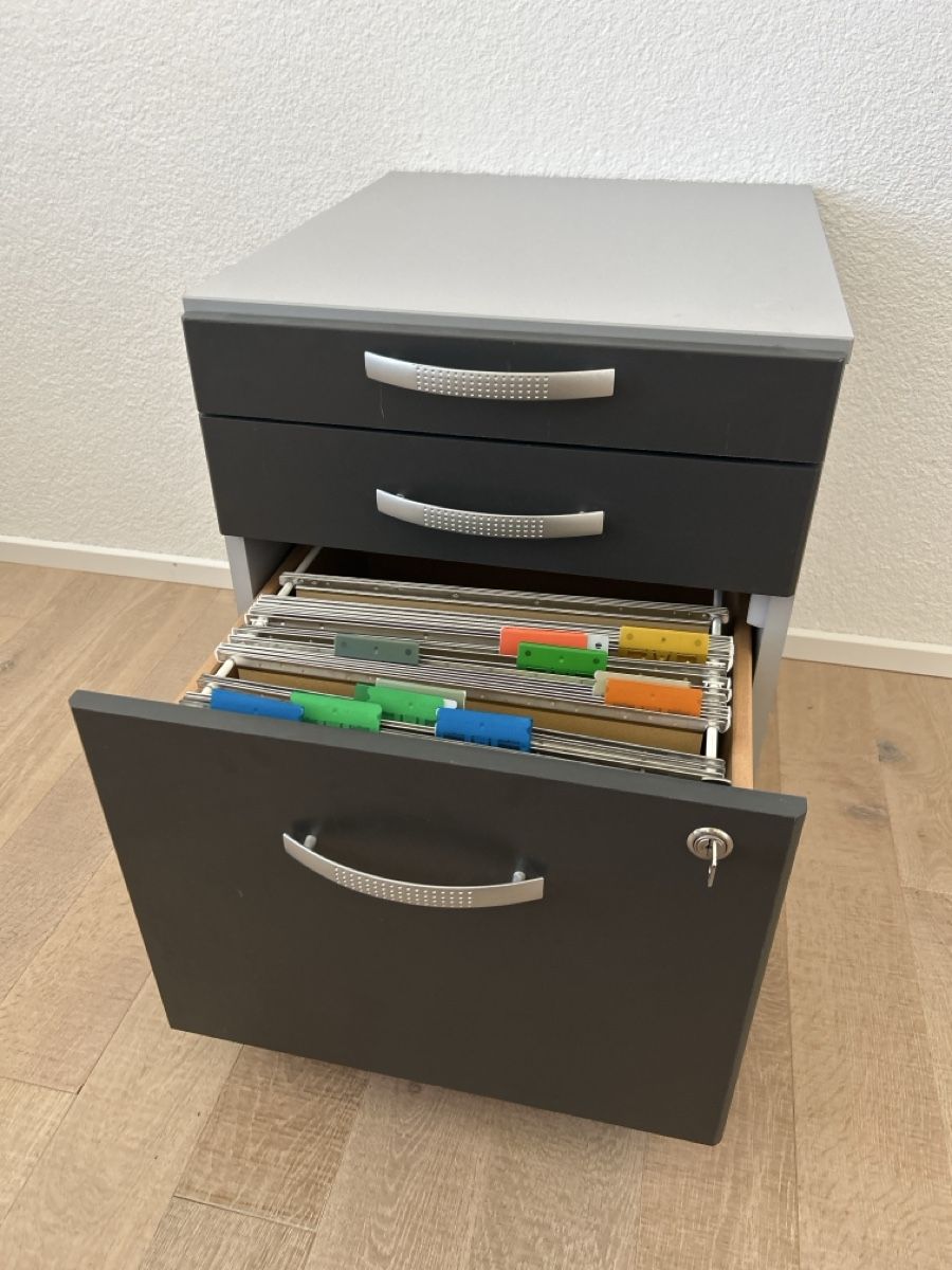 Eléments de bureau: Büro Möbel – D'occasion à Hausen AG par obi92 2