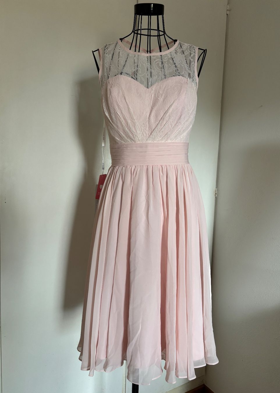 JJ’s House Robes: Kleid – Neuf (Voir description) à Bern par ViksiBash