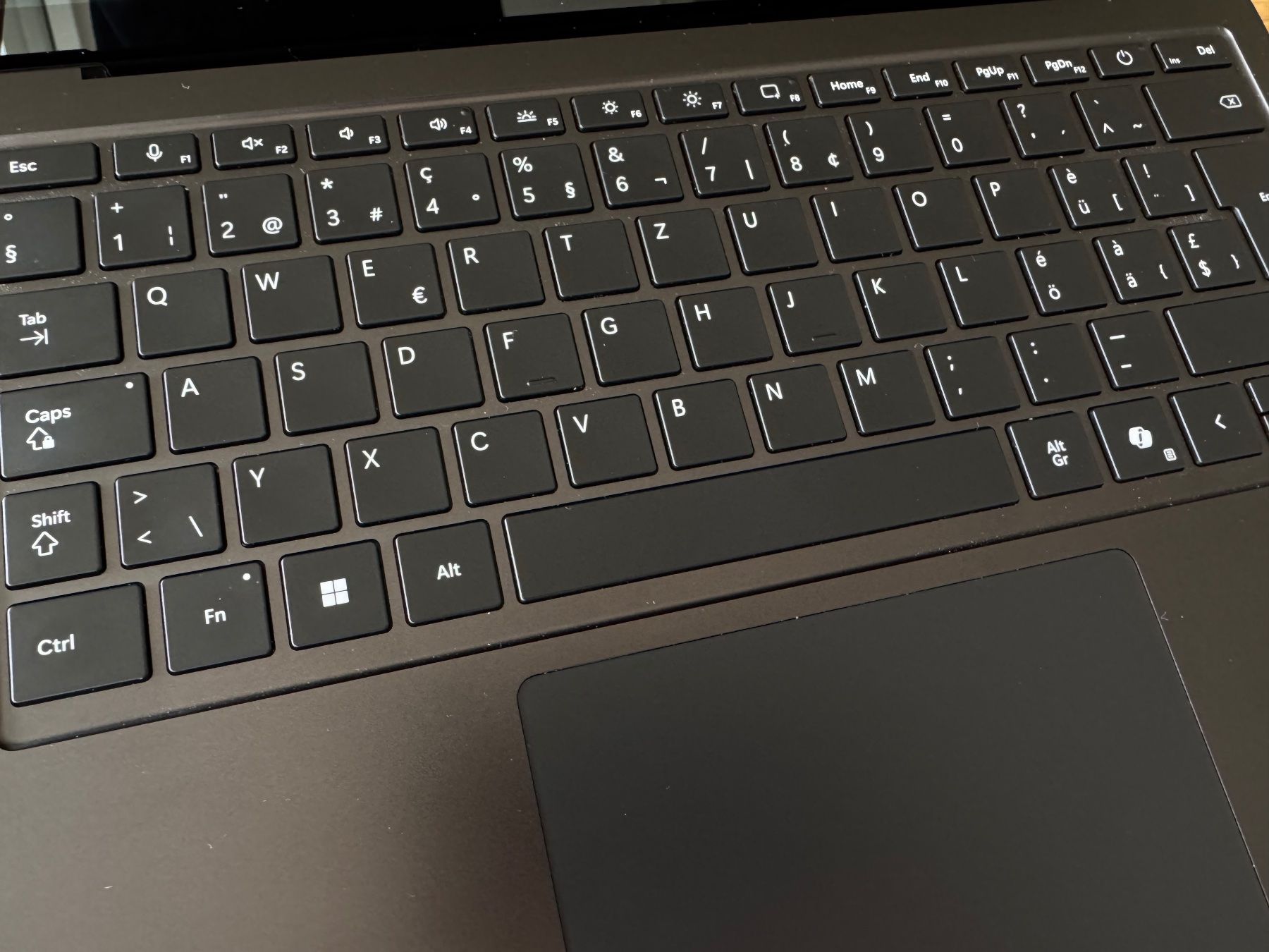 Microsoft Notebook: Microsoft Surface Laptop 13.8" Copilot+ PC · Snapdragon X El – Usato da Zürich venduto da ala_drq8 4