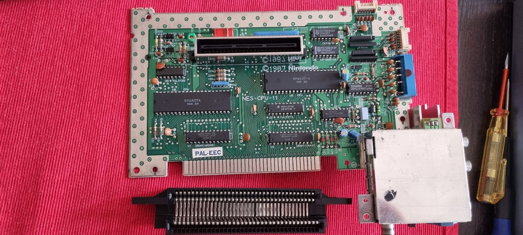 Nintendo Console: Nintendo NES -Retro Gaming Fun - New Pinconector! – Usato da Allschwil venduto da NDSS9483 2