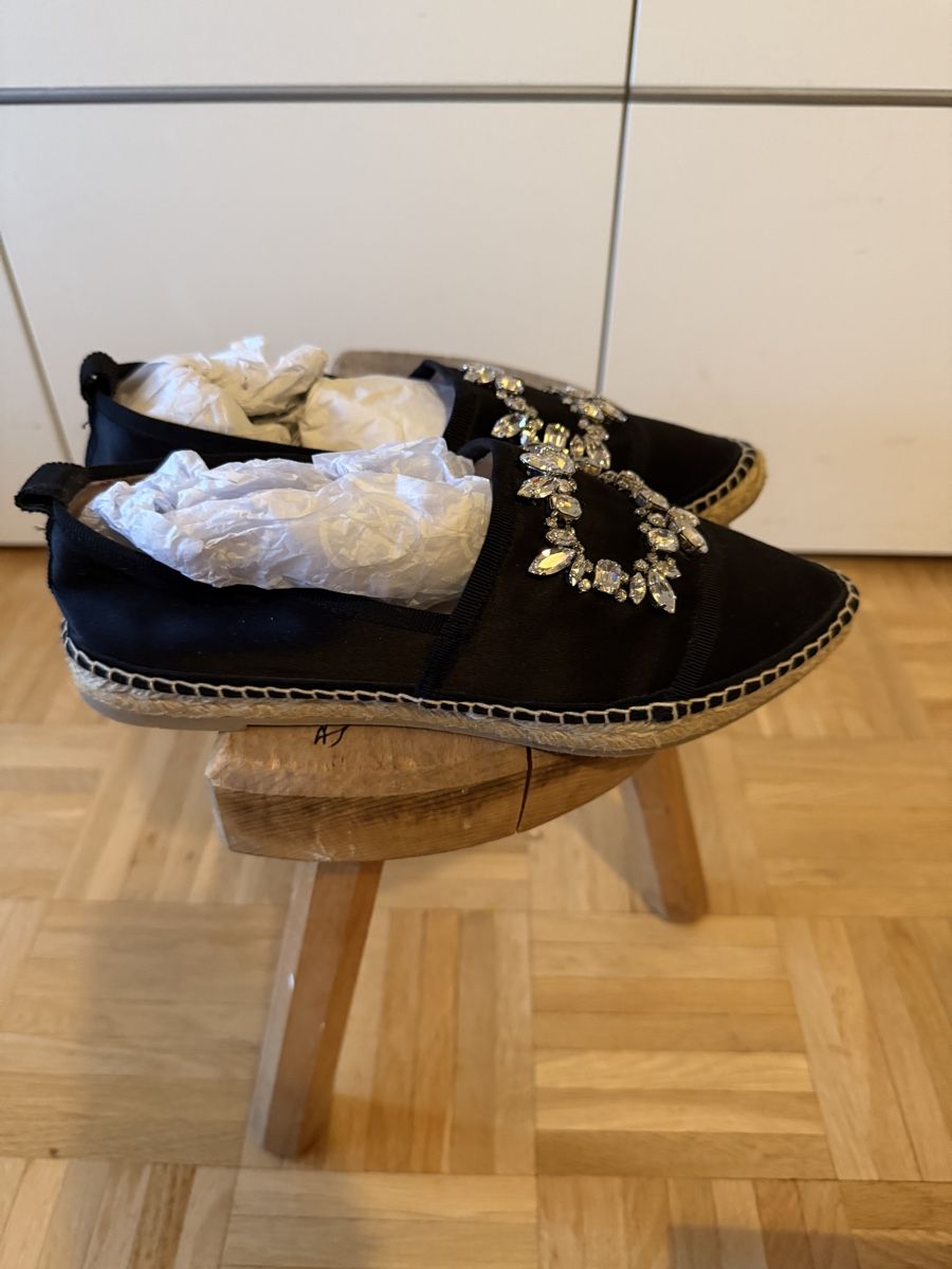 Scarpe da donna: Roger Vivier Satin Espadrilles – Nuovo (secondo la descrizione) da Versoix venduto da pen_6hgs 1
