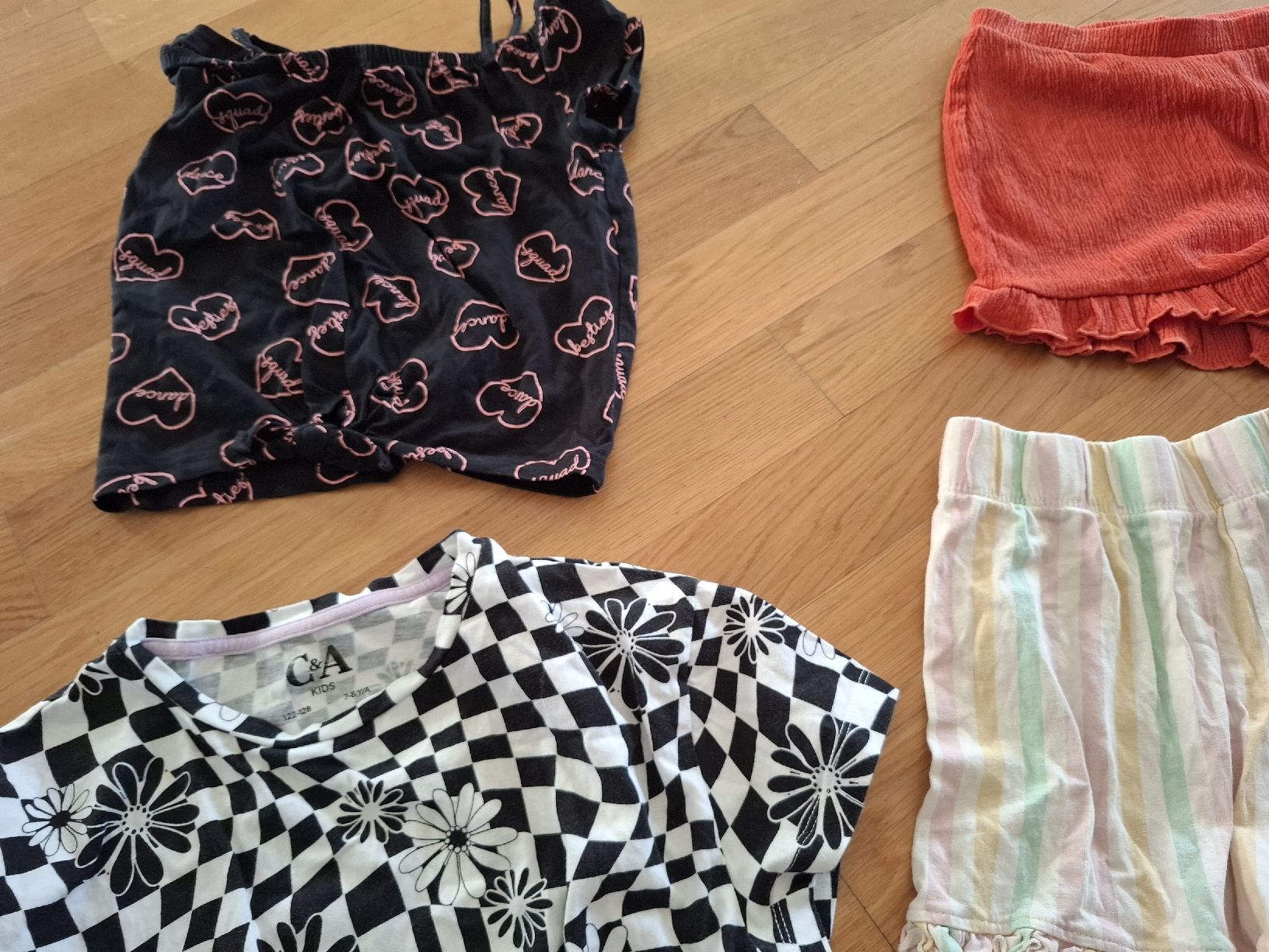 Lotti & Set di vestiti: Sommer Kleiderpaket, Grösse 122 Mädchen Kleider – Usato da Baar venduto da Jhonny18 2