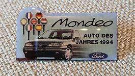 B582 - Pin Ford Mondeo Auto des Jahres
