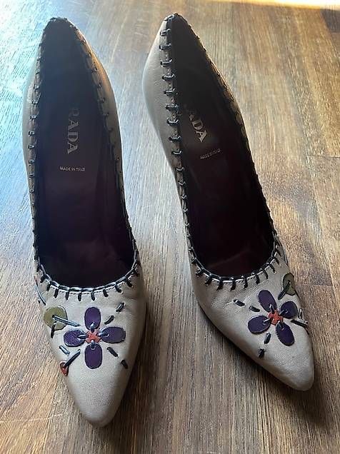 Prada Damenschuhe: Prada Schuhe Grösse 38.5 – Gebraucht aus Burg im Leimental von Anna_Wiener 1