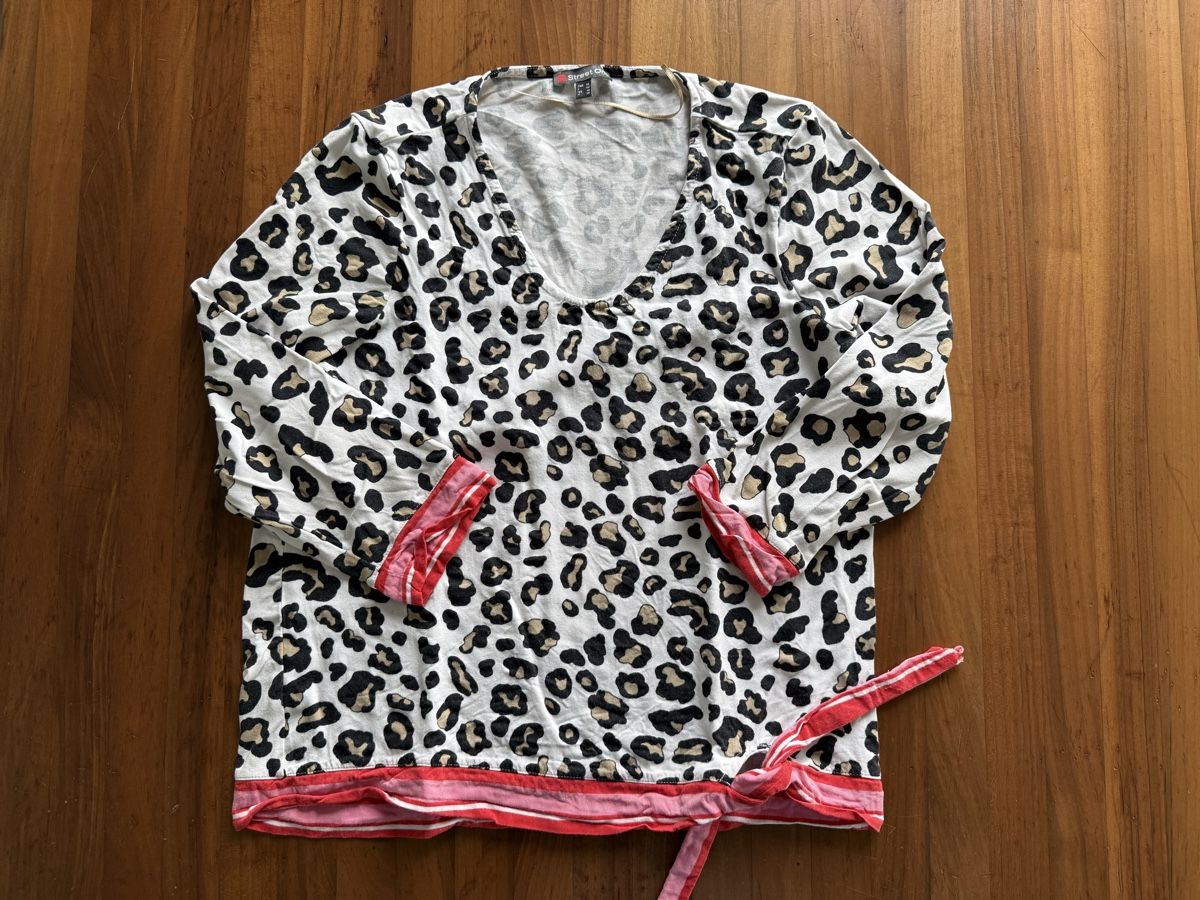 Blusen: Bluse Leopard-Muster – Gebraucht aus Bern von estrellita2014