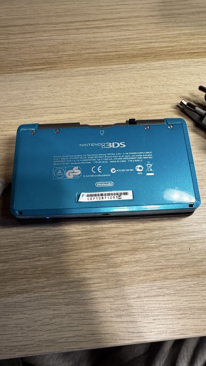 Nintendo Console: Nintendo 3ds + Tomodachi Life – Usato da Oschwand venduto da pinguin075 3