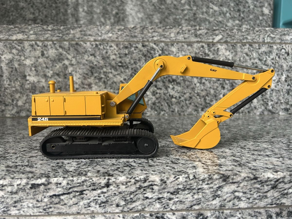 Caterpillar Modellbausätze & Standmodelle: Cat 245 , 1:50 , NZG – Gebraucht aus Horw von Tigercat635 2