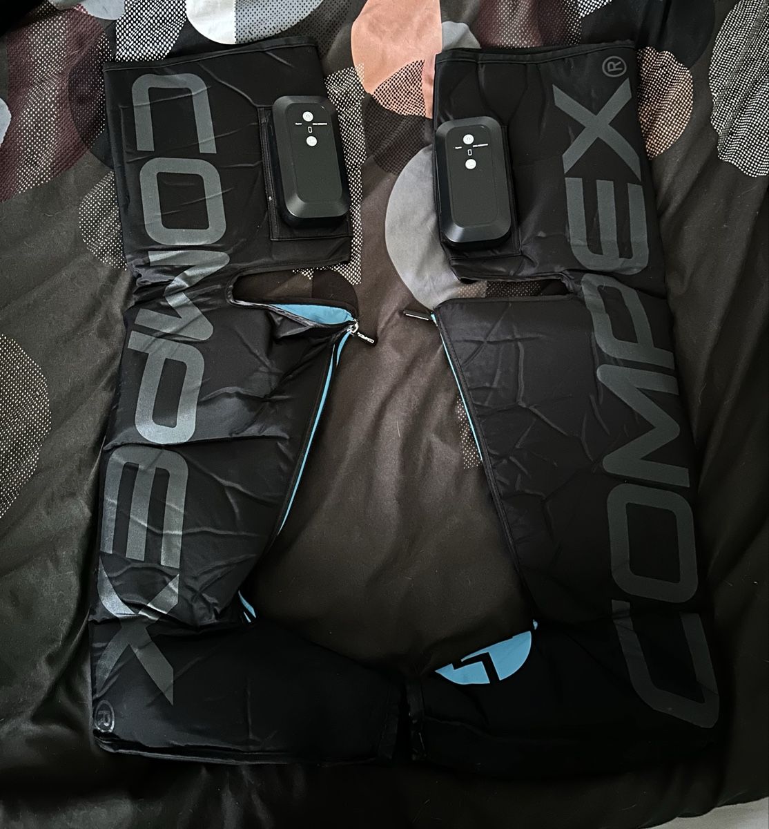 Compex Attrezzature mediche: Bottes de compression. Idéal pour la récupération – Usato da Granges-Paccot venduto da basduruz17