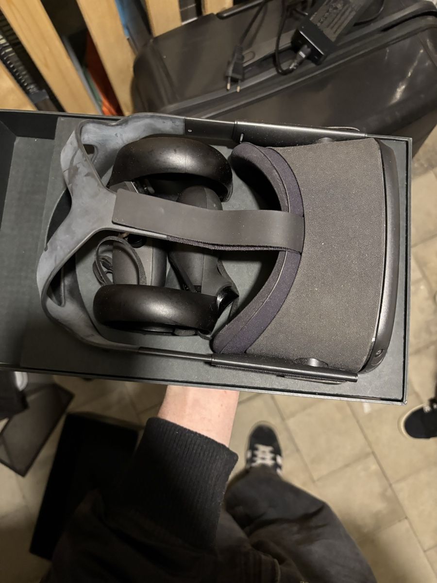 Casco VR: Oculus Quest vr Brille – Usato da Spreitenbach venduto da den_29yy 1
