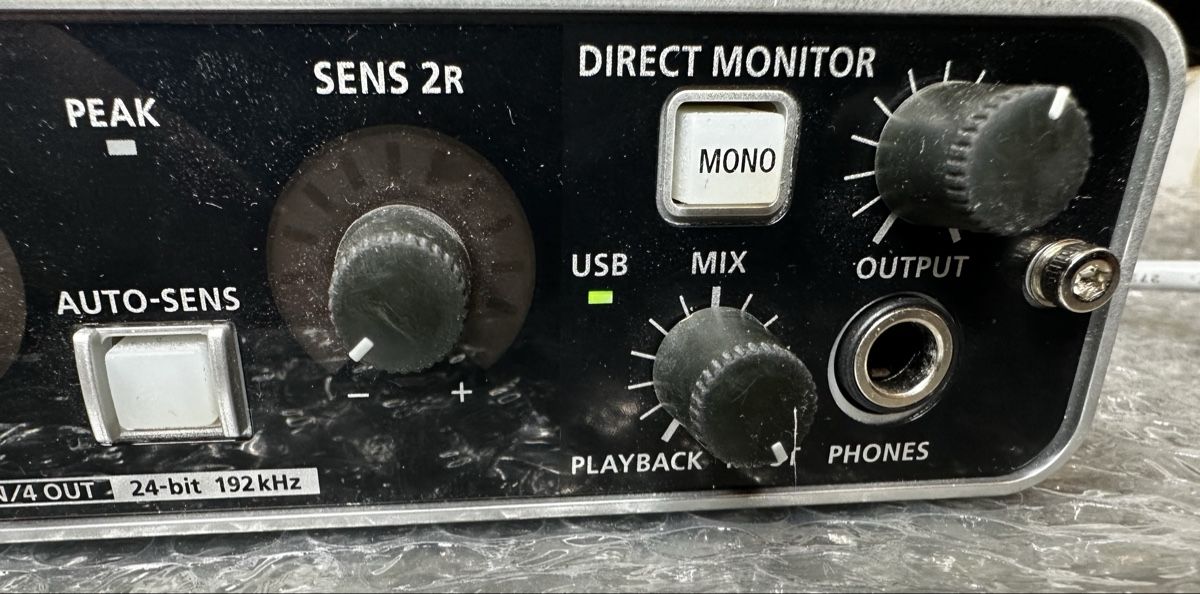 Roland Attrezzatura per studi di registrazione: Roland Quad-Capture Audio Midi Interface – Usato da Zürich venduto da deftwow 4