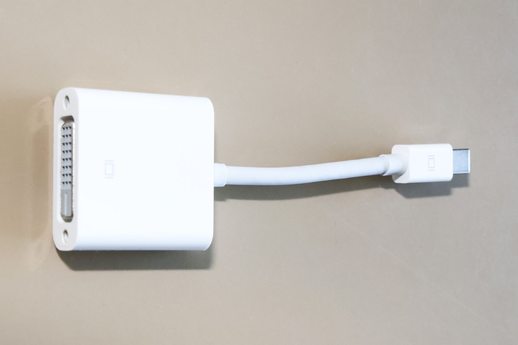 Apple Unità & Adattatore: Apple Mini DisplayPort to DVI-Adapter – Nuovo (secondo la descrizione) da Savognin venduto da Caneos