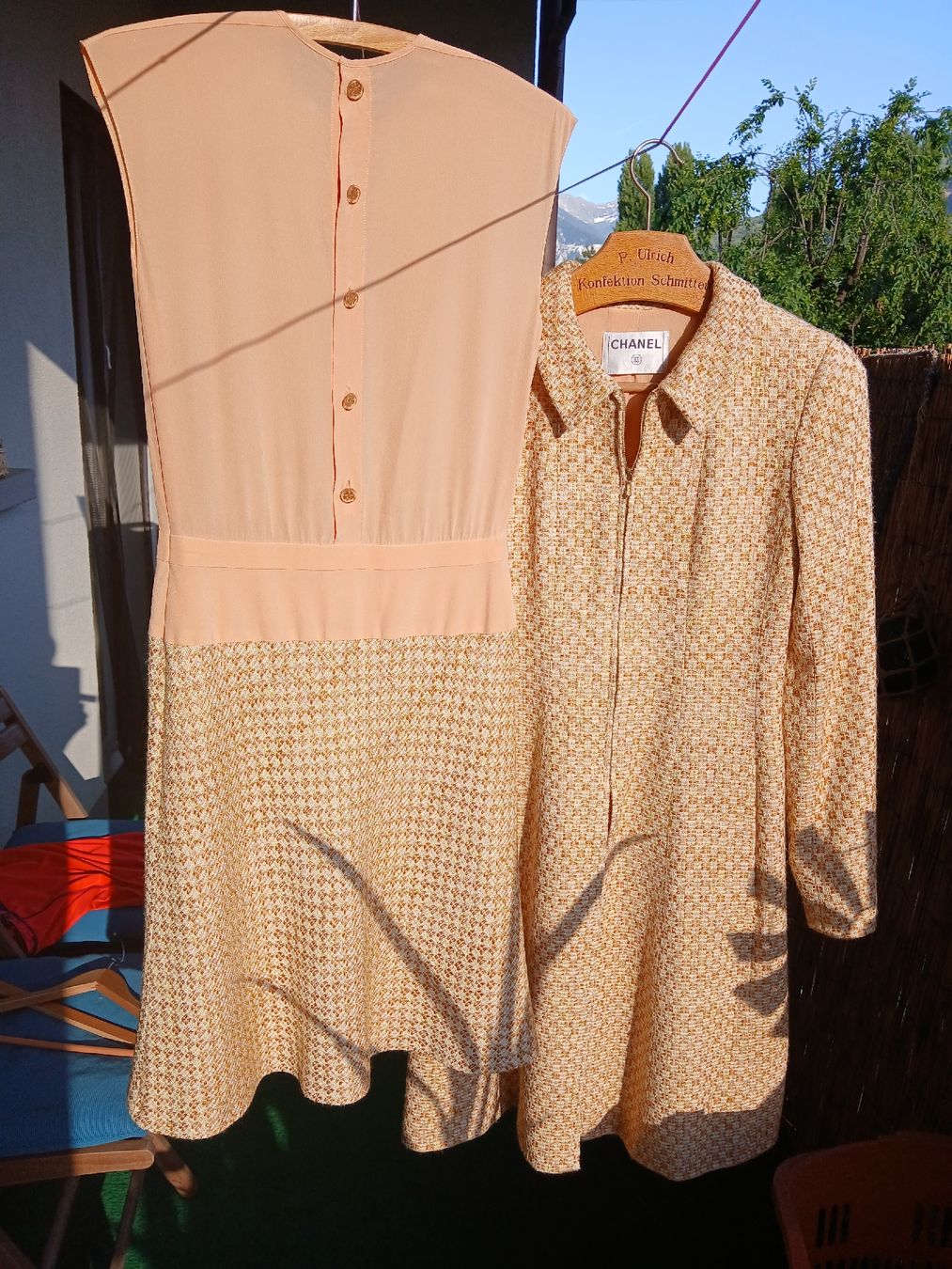 Chanel Completi & Tailleur: Tailleur Chanel ocre et beige, taille S – Usato da Monthey venduto da mar_h6jr