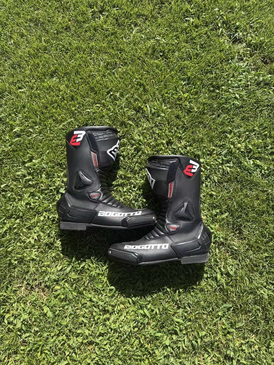 Scarpe da uomo: Bogotto Motorradstiefel Grösse 43 – Usato da Oberentfelden venduto da mat_jbk7