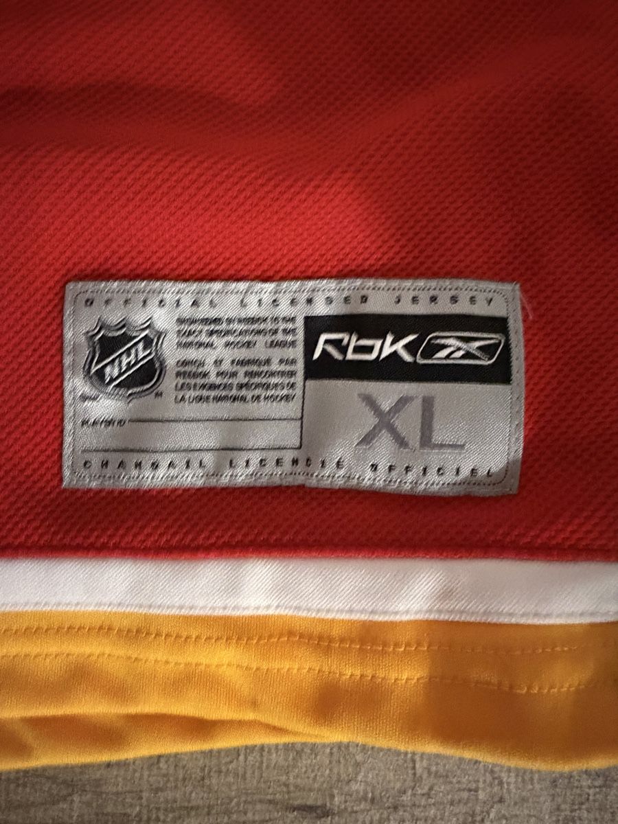Leibchen & Hosen: NHL Calgary Flames Trikot – Gebraucht aus Winkel von Derschweizerseller 2