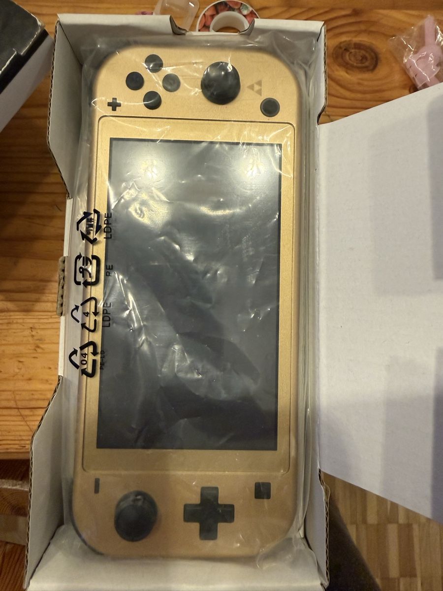Nintendo Konsolen: Nitendo switch – Neu und originalverpackt aus Hinwil von Hegene5 3