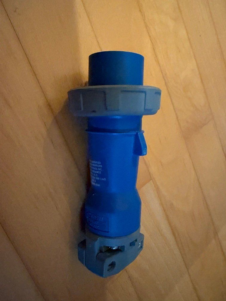 Fiches d'alim.: Stecker CEE16/6 230V blau – D'occasion à Ehrendingen par KOLA16