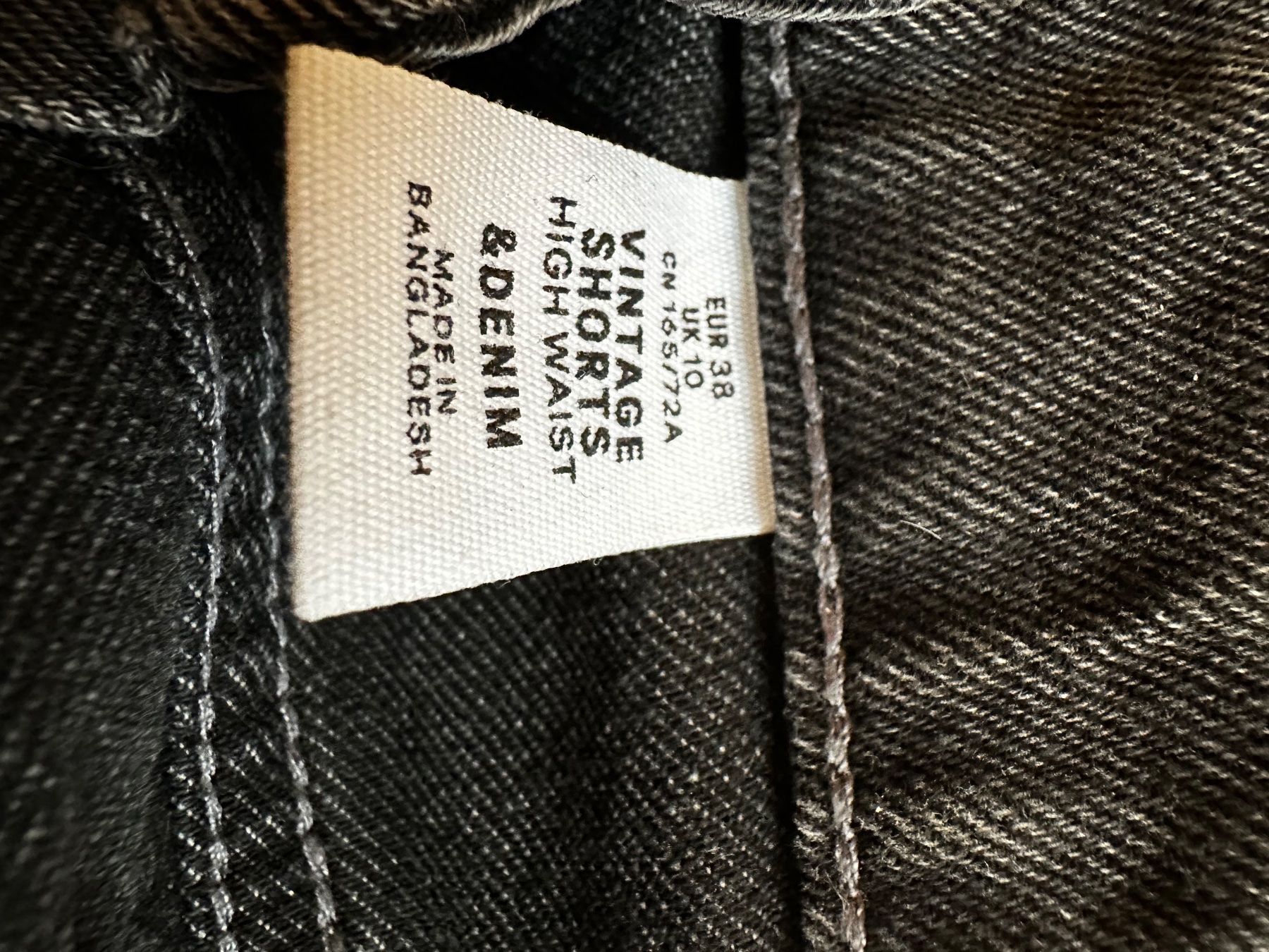 H&M Hosen: Shorts von H&M Schwarz – Neu (gemäss Beschreibung) aus Oberwil BL von viviii.mz 3