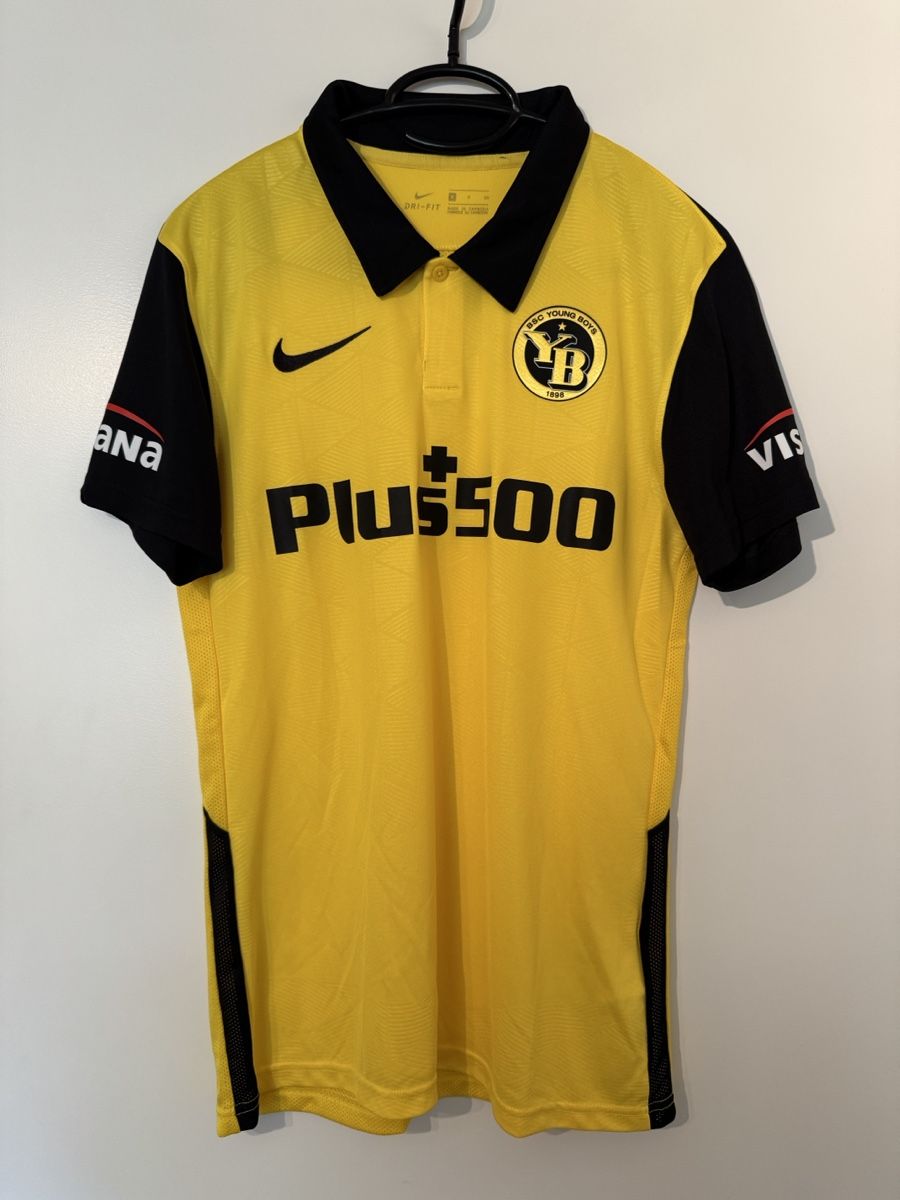 Nike Leibchen & Hosen: YB Trikot 20/21 – Gebraucht aus Worb von vd986u